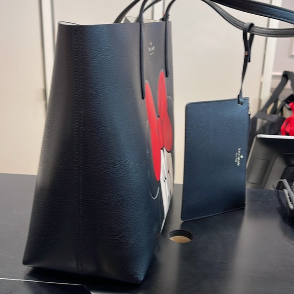 Disney X Kate Spade New York Reversible Minnie Large Tote
NWT 
Authentic - Picture 5 of 16